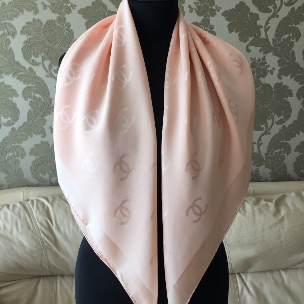 100% Auth CHANEL 100% Silk Scarf - Picture 8 of 8